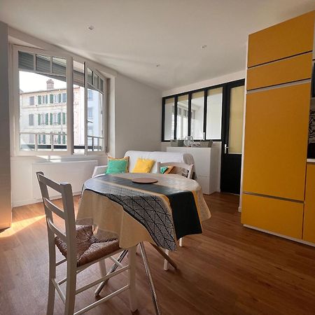 Appartement Lumineux 1 Chambre Au Coeur De Saint-Jean-De-Luz, Proche Plage Et Halles - Fr-1-239-890 エクステリア 写真