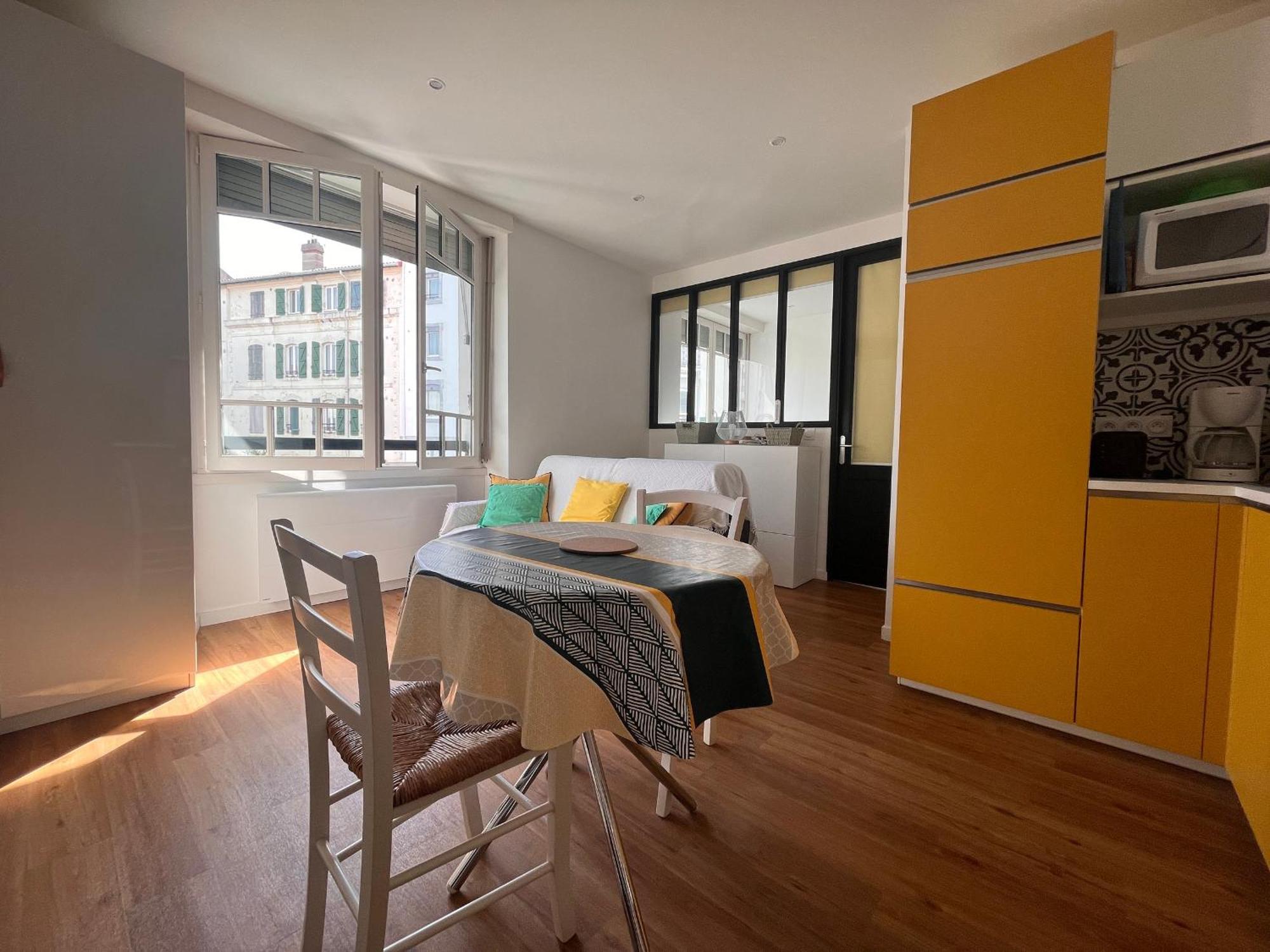 Appartement Lumineux 1 Chambre Au Coeur De Saint-Jean-De-Luz, Proche Plage Et Halles - Fr-1-239-890 エクステリア 写真