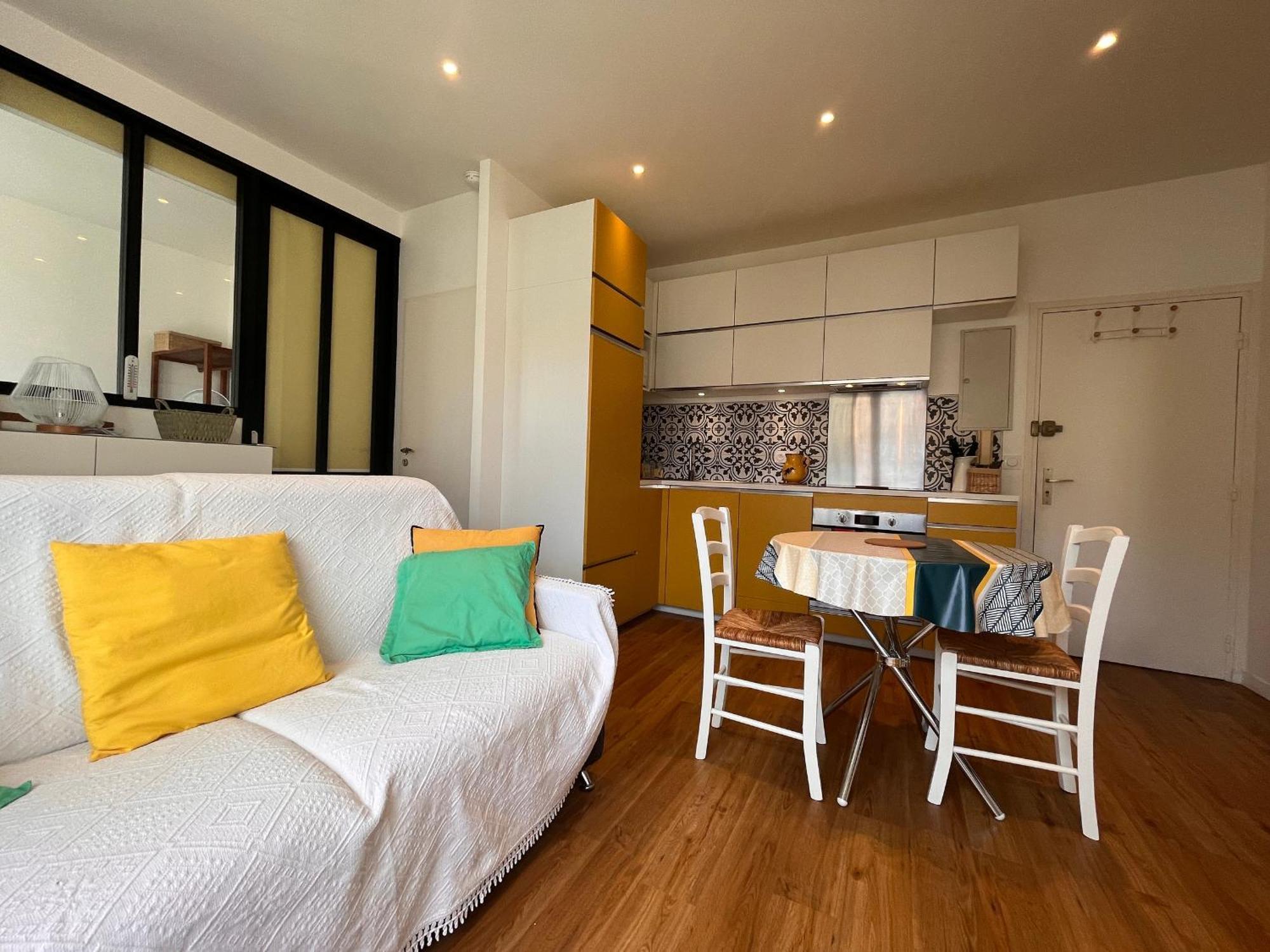 Appartement Lumineux 1 Chambre Au Coeur De Saint-Jean-De-Luz, Proche Plage Et Halles - Fr-1-239-890 エクステリア 写真